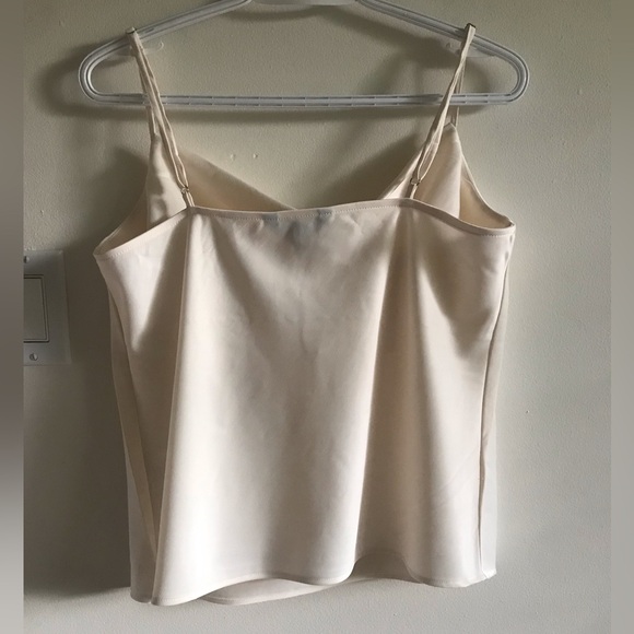 BNWT BANANA REPUBLIC Silky Cowl-Neck Camisole cream - Picture 4 of 5